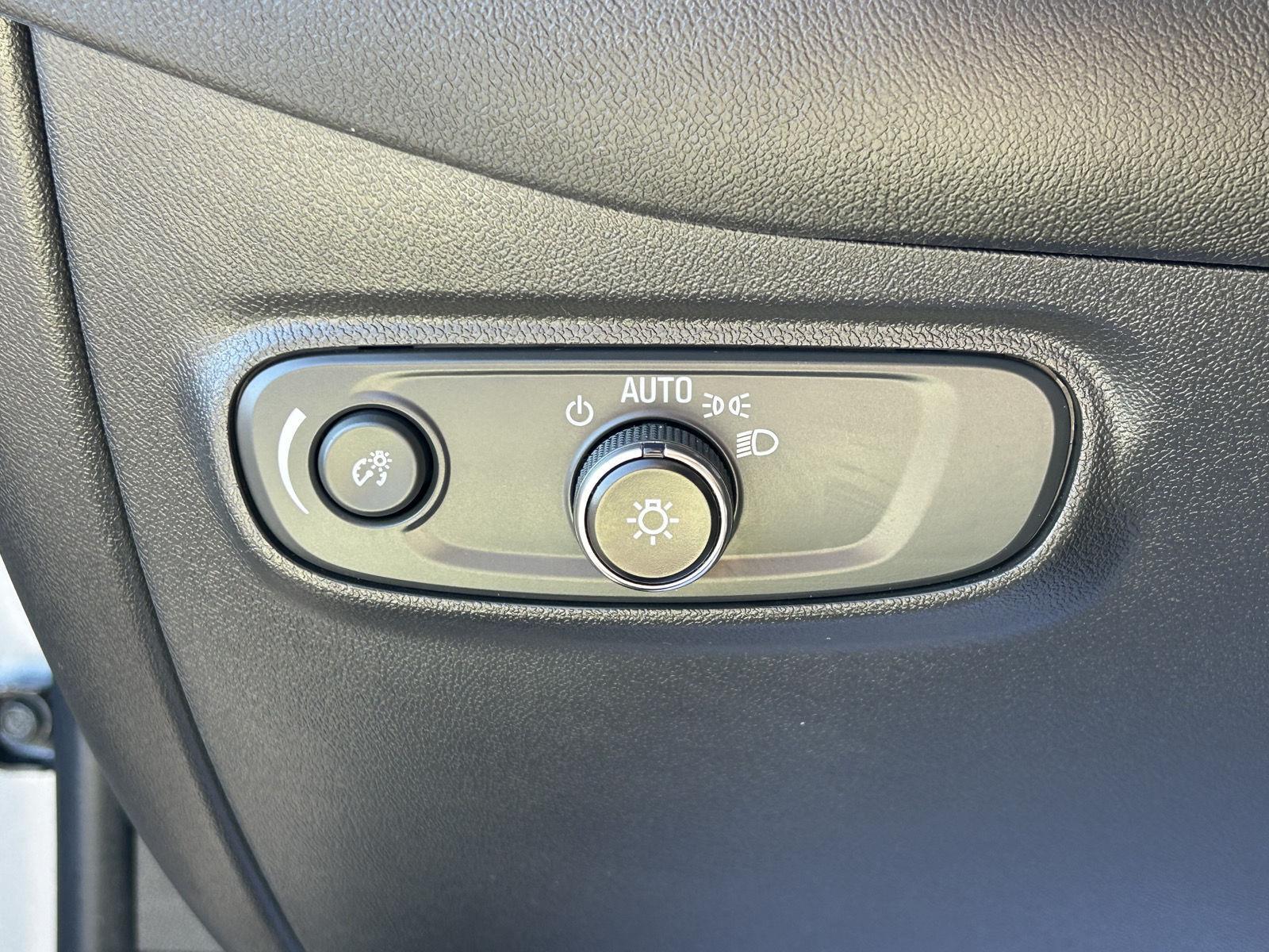 2024 Chevrolet Equinox LT photo 16