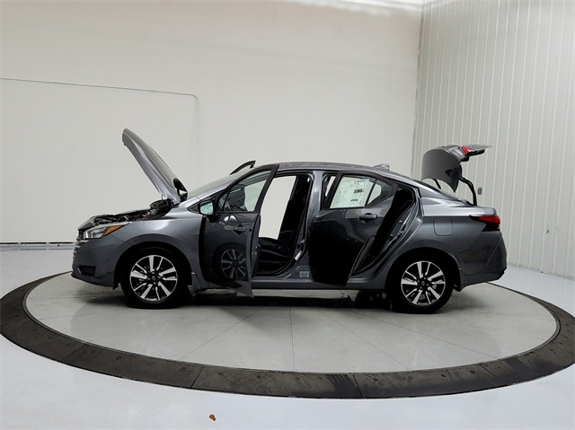 2025 Nissan Versa 1.6 SV photo 10
