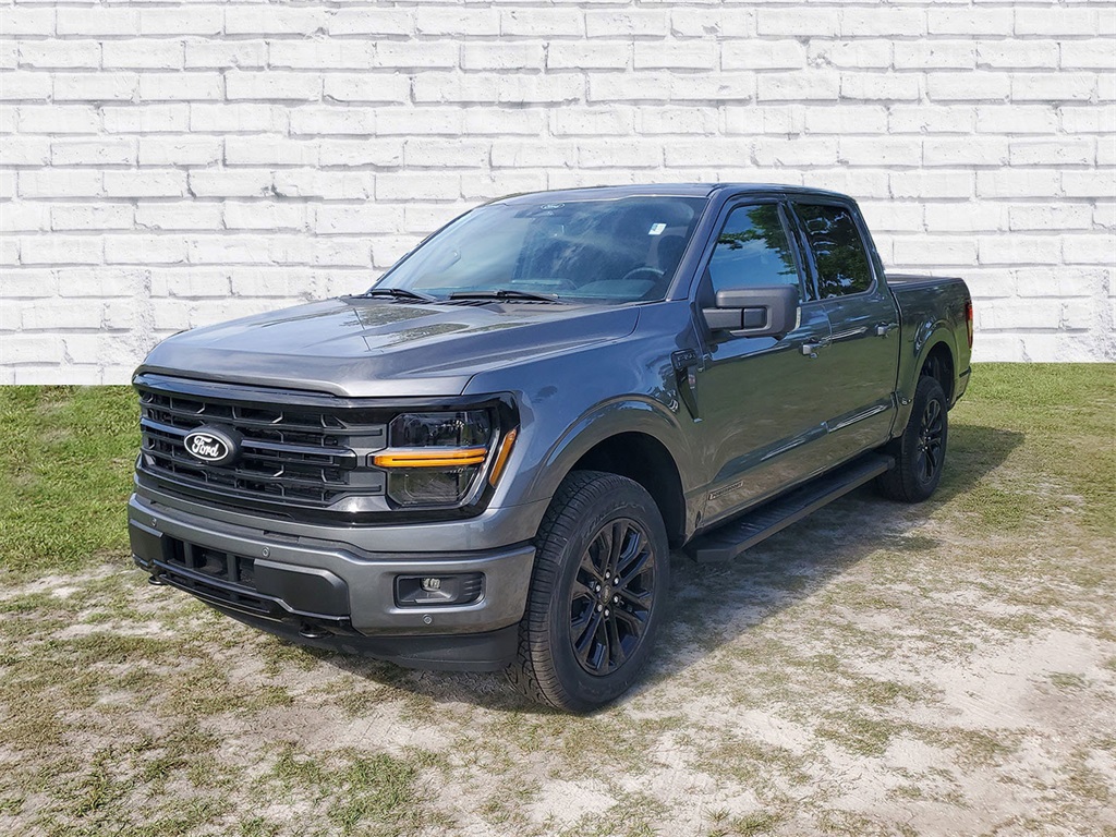 2025 Ford F-150 XLT photo 4
