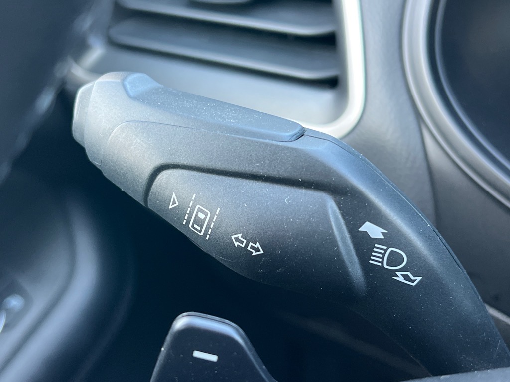 2022 Ford Edge SEL photo 11