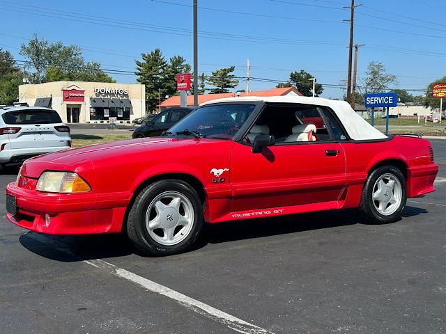 1992 Ford Mustang GT photo 13