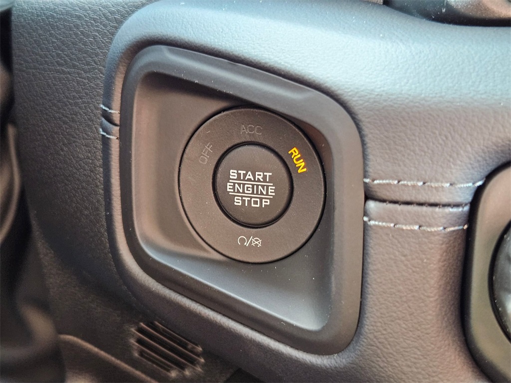2025 Jeep Gladiator Mojave photo 17