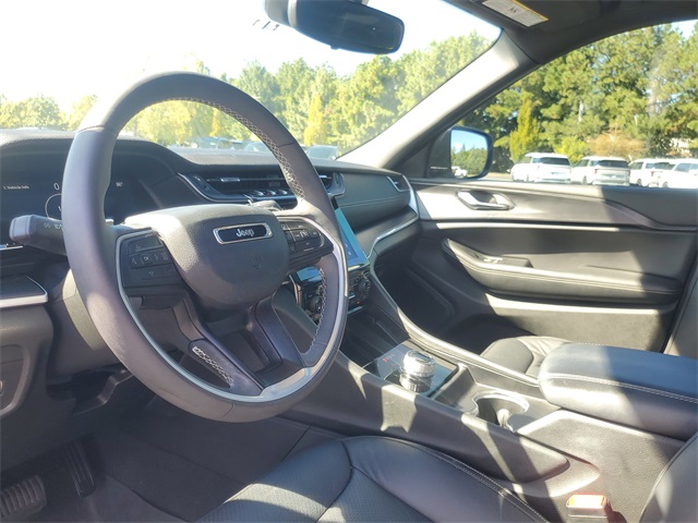 2024 Jeep Grand Cherokee Laredo photo 12