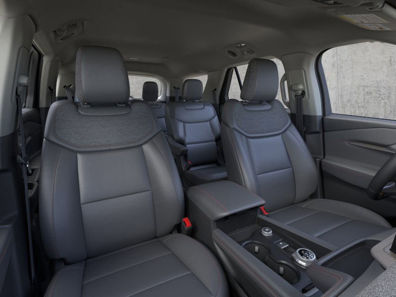2025 Ford Explorer photo 4