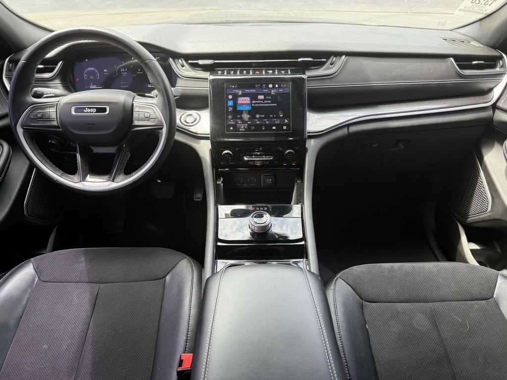 2022 Jeep Grand Cherokee Altitude photo 3