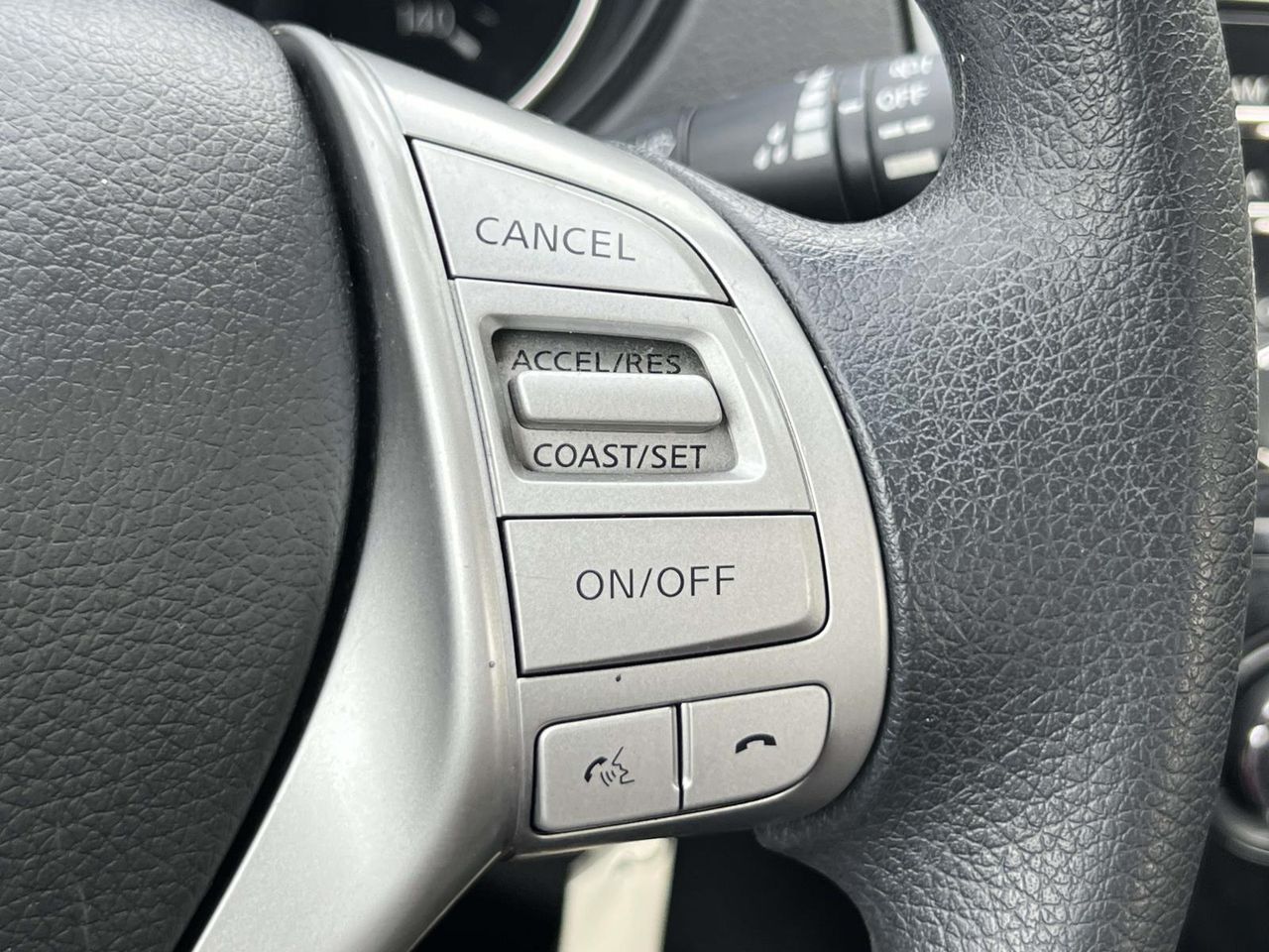 2016 Nissan Rogue S photo 13