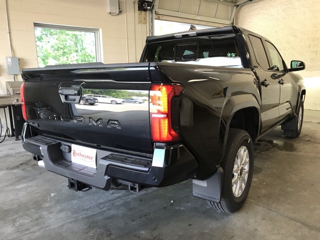 2025 Toyota Tacoma SR5 Double Cab photo 3