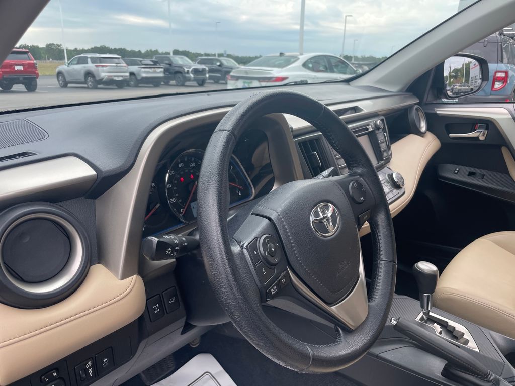 2015 Toyota RAV4 Limited photo 34