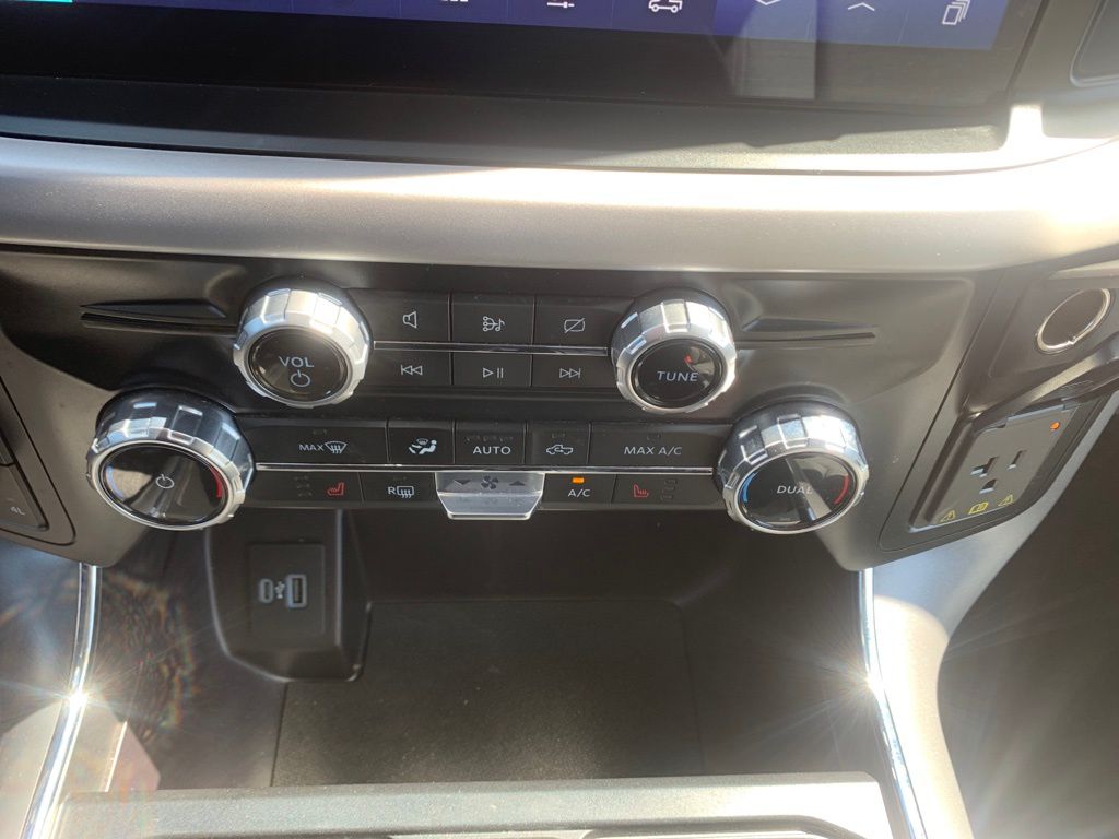 2023 Ford F-150 XLT photo 22