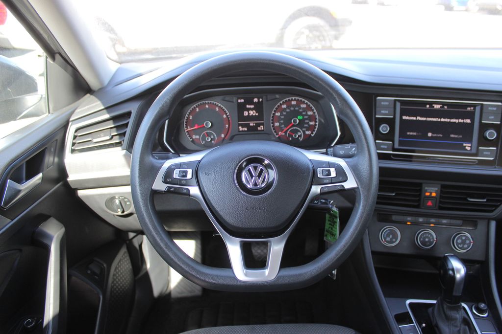 2021 Volkswagen Jetta SE R-Line photo 13
