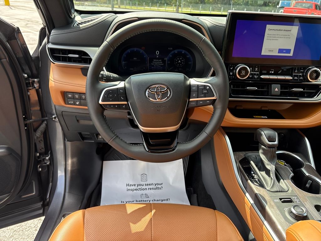 2024 Toyota Highlander Platinum photo 13