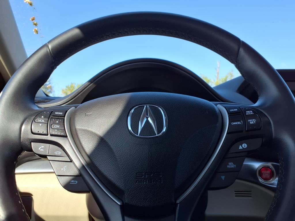2016 Acura ILX Base Plus photo 17