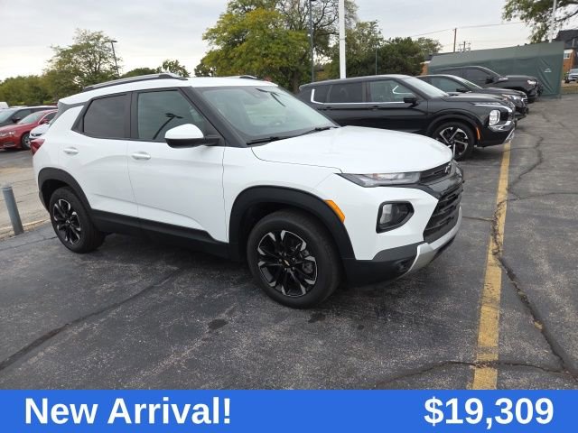 2022 Chevrolet Trailblazer LT photo 2