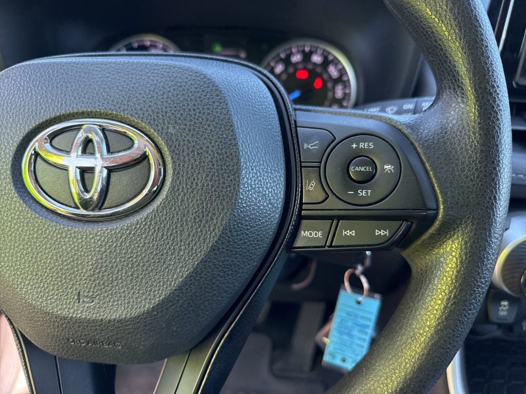 2021 Toyota RAV4 Hybrid LE photo 10