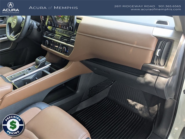 2023 Nissan Pathfinder Platinum photo 29
