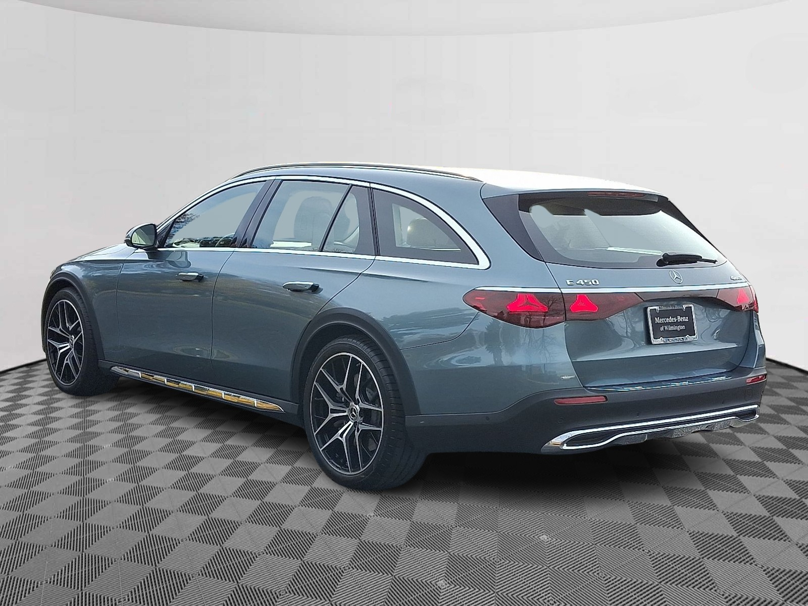 2025 Mercedes Benz E 450 4MATIC All-Terrain Wagon photo 4