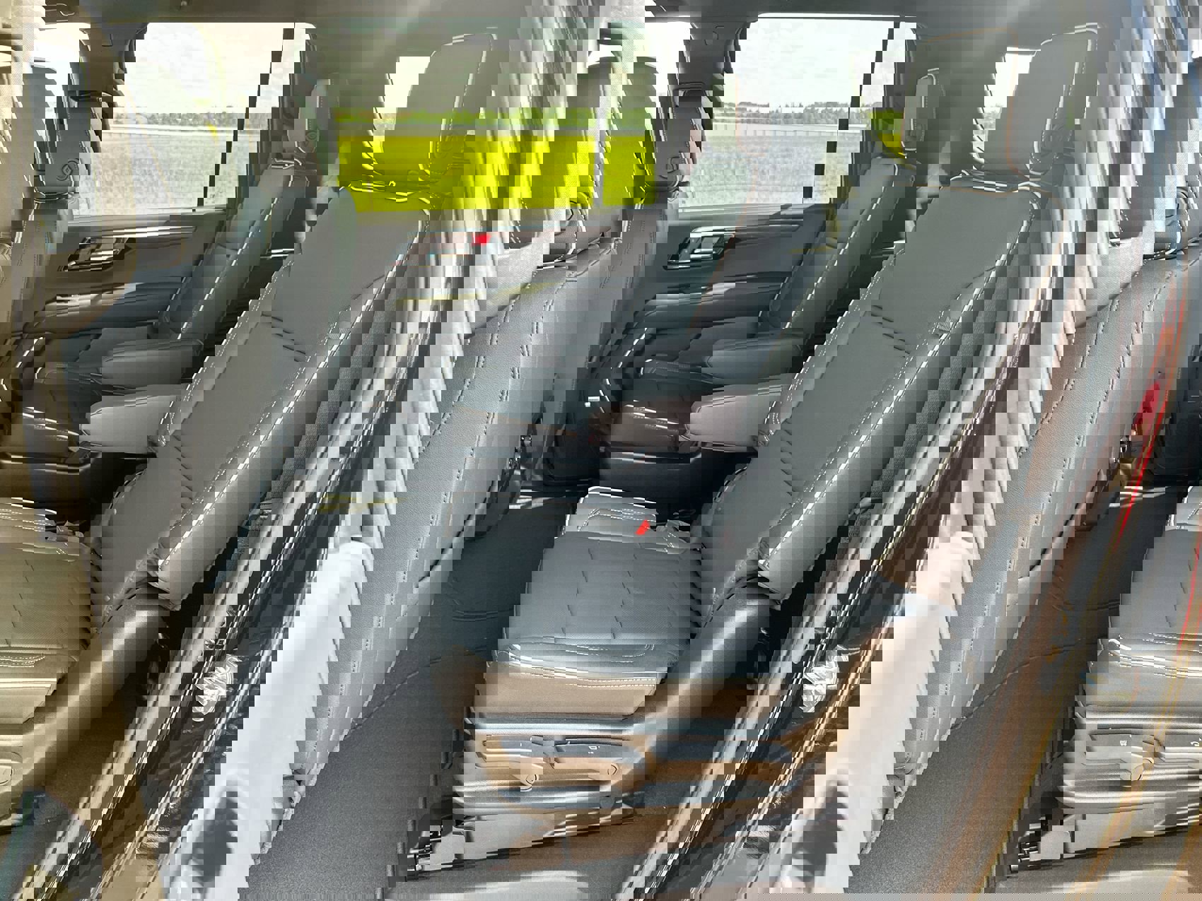2025 Chevrolet Suburban Premier photo 21