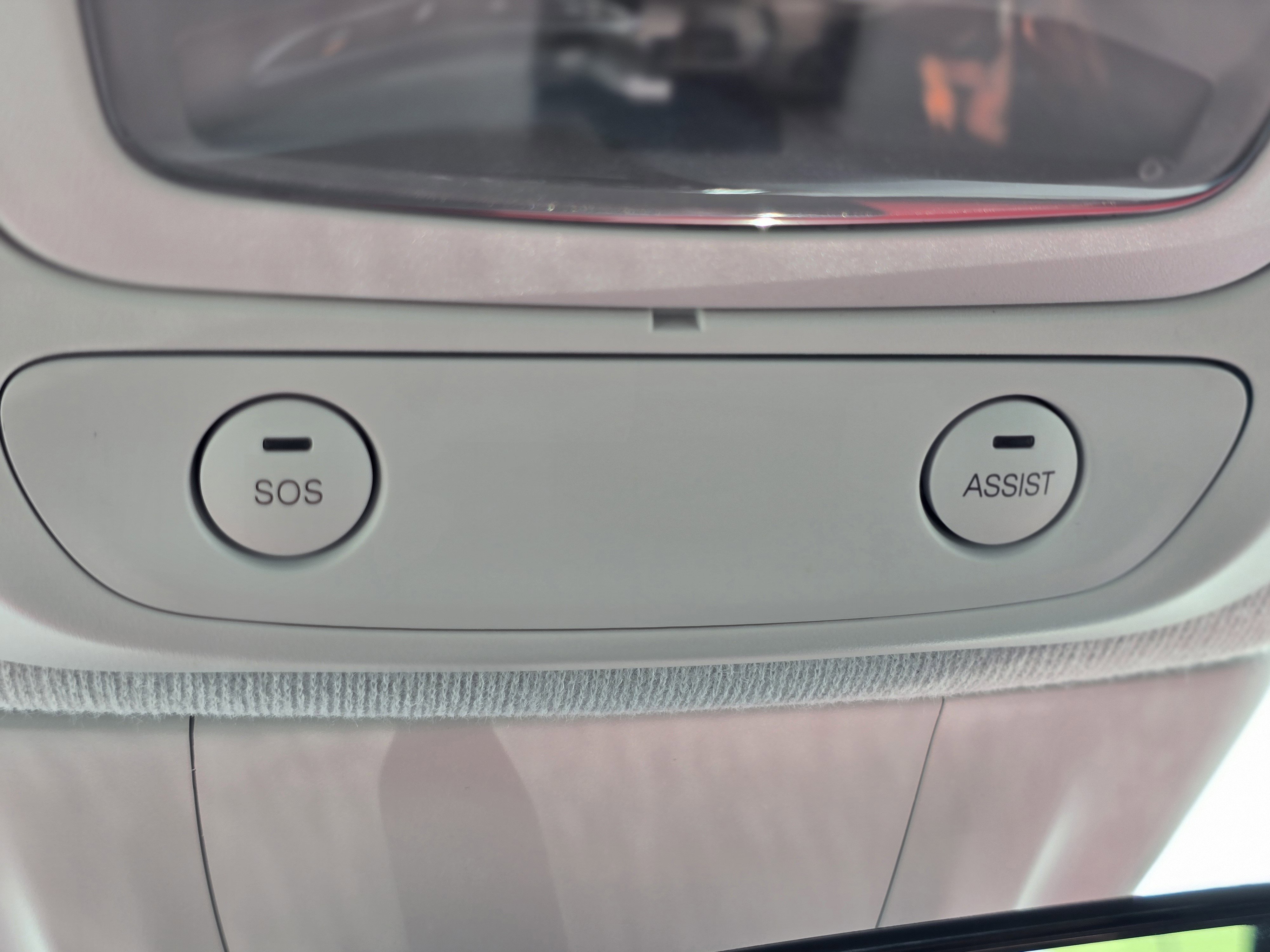 2024 Fiat 500e Red photo 2