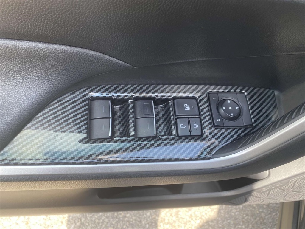 2022 Toyota RAV4 XLE photo 14