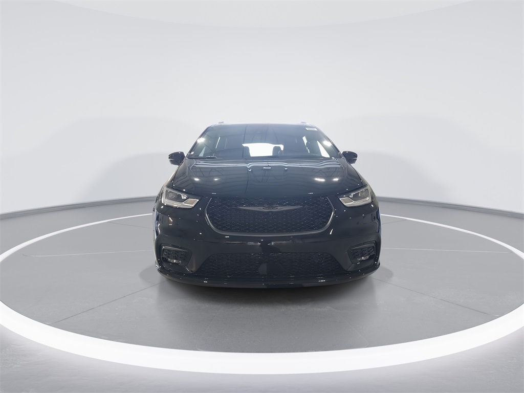 2026 Chrysler Pacifica Limited photo 3