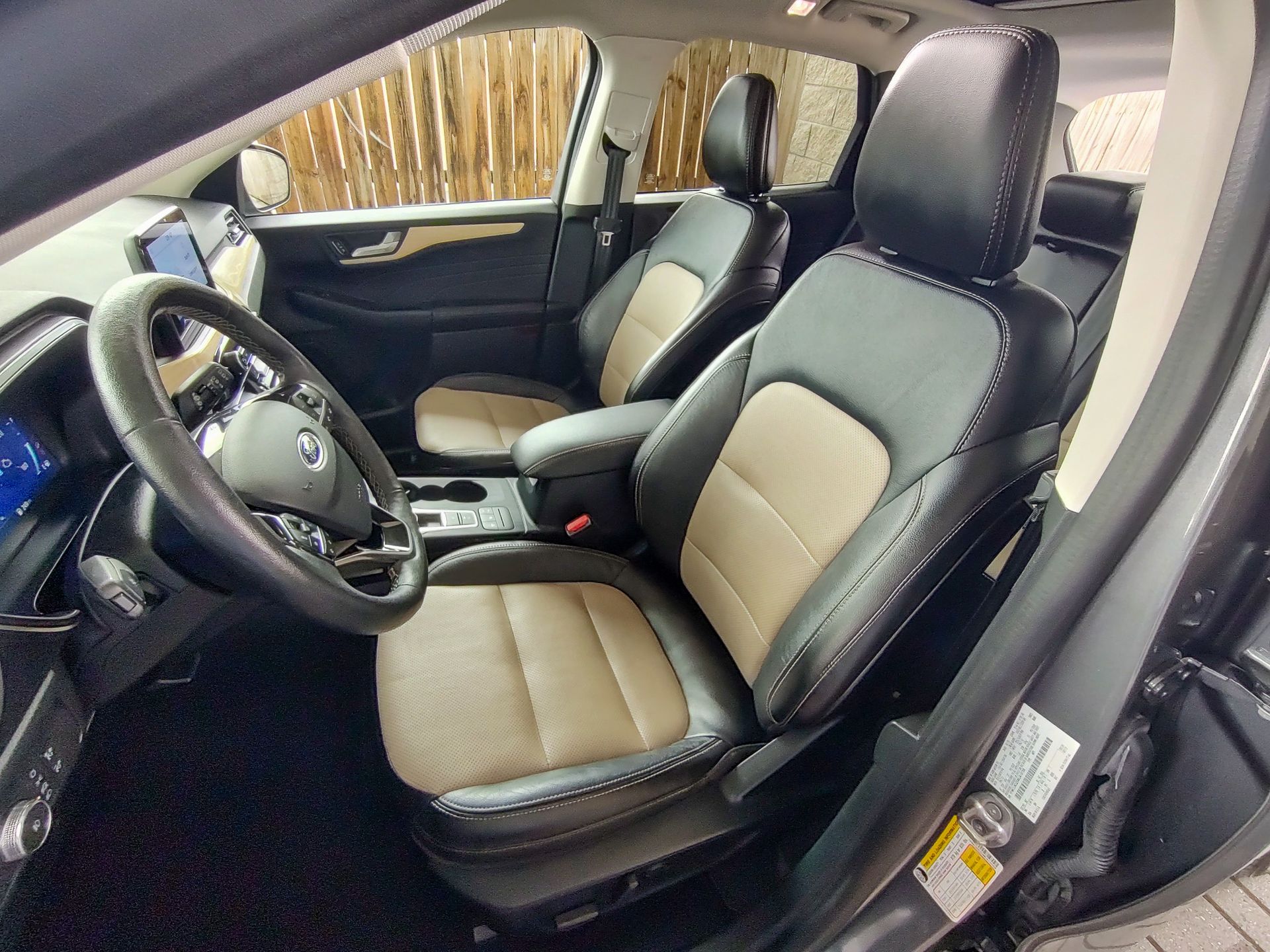 2021 Ford Escape Titanium Hybrid photo 11