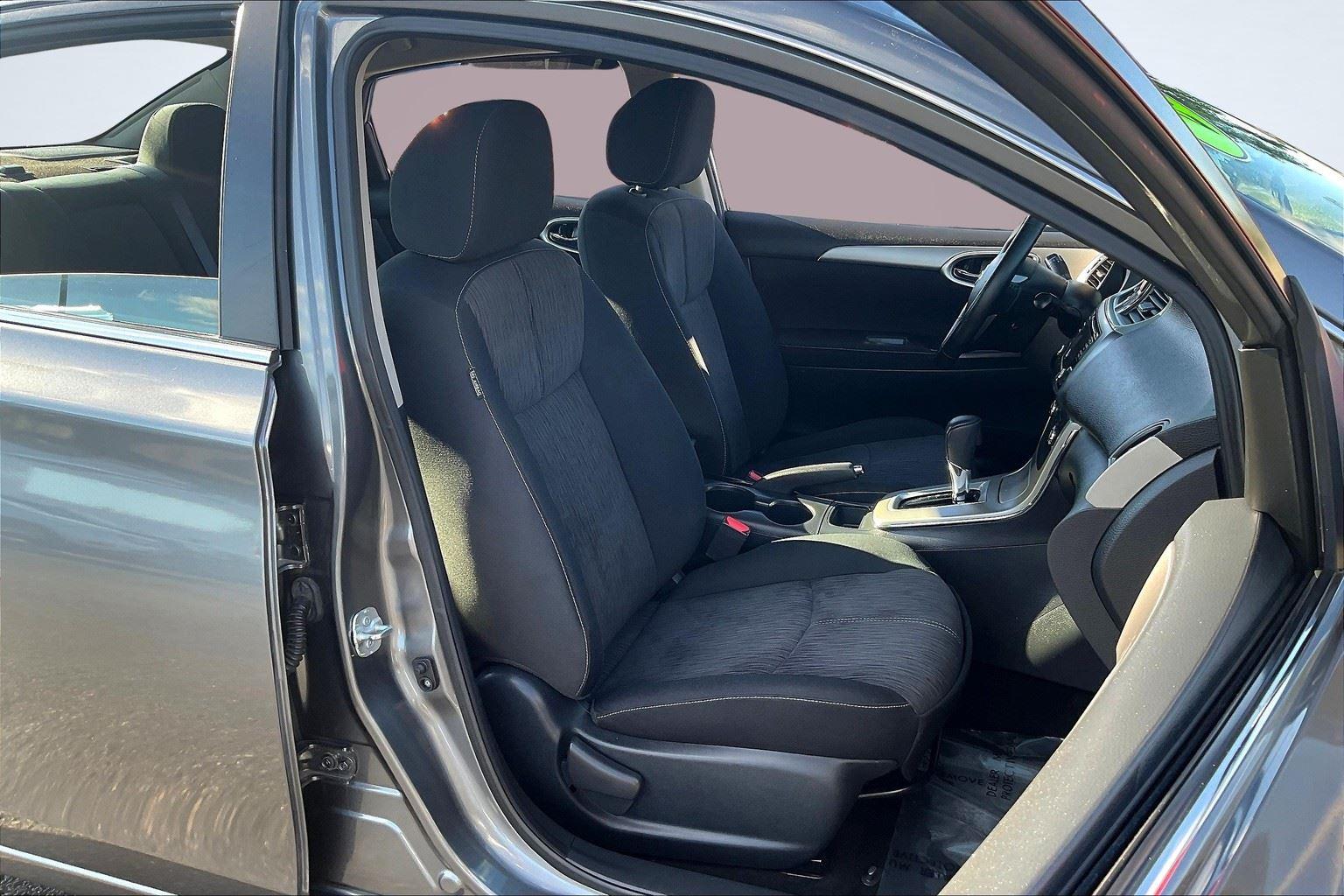 2015 Nissan Sentra SV photo 6