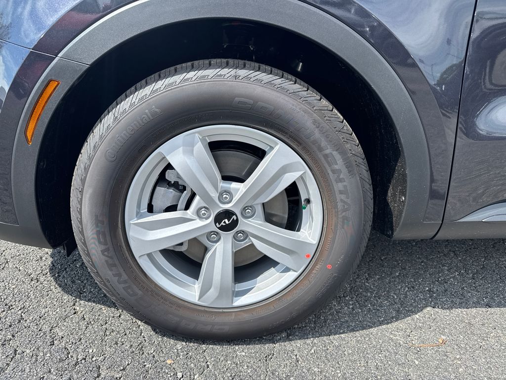 2026 Kia Sorento S photo 9