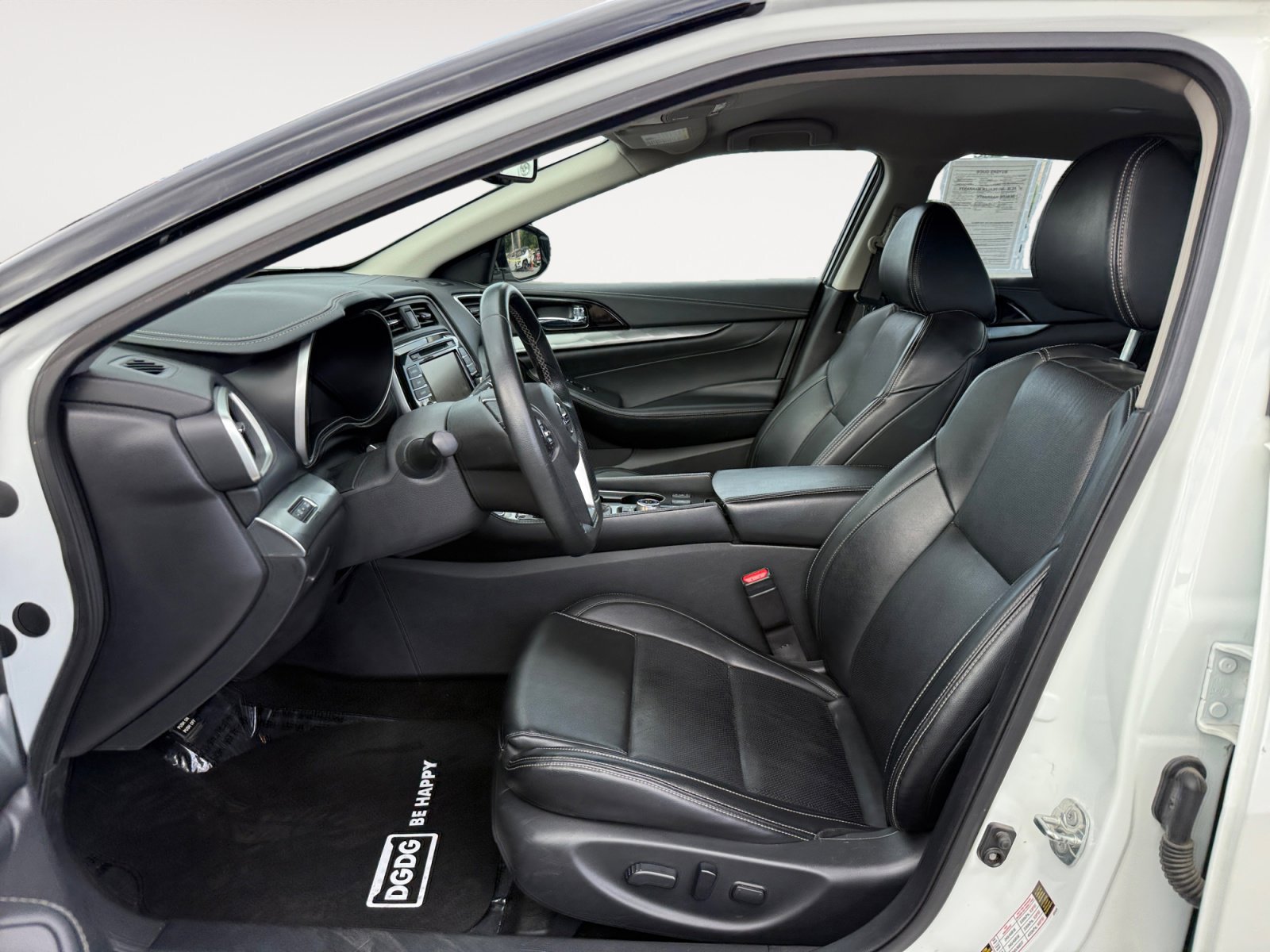 2022 Nissan Maxima SV photo 10