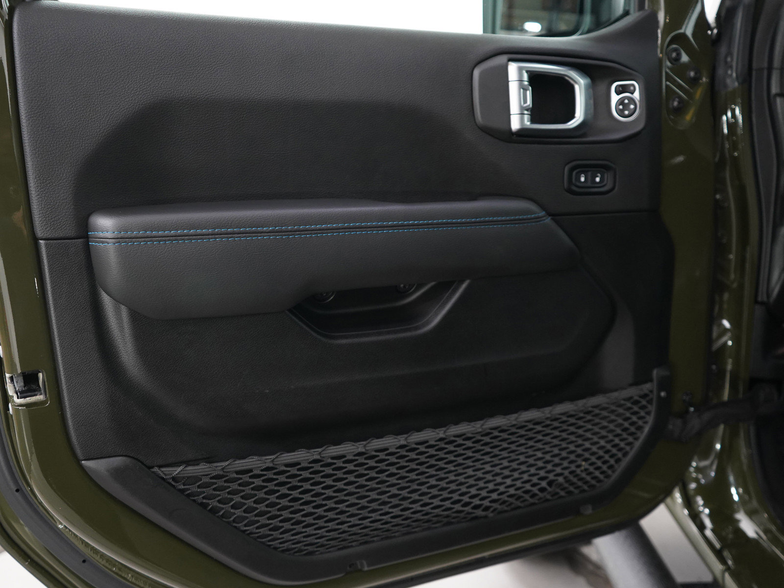 2023 Jeep Wrangler Rubicon 4xe photo 19