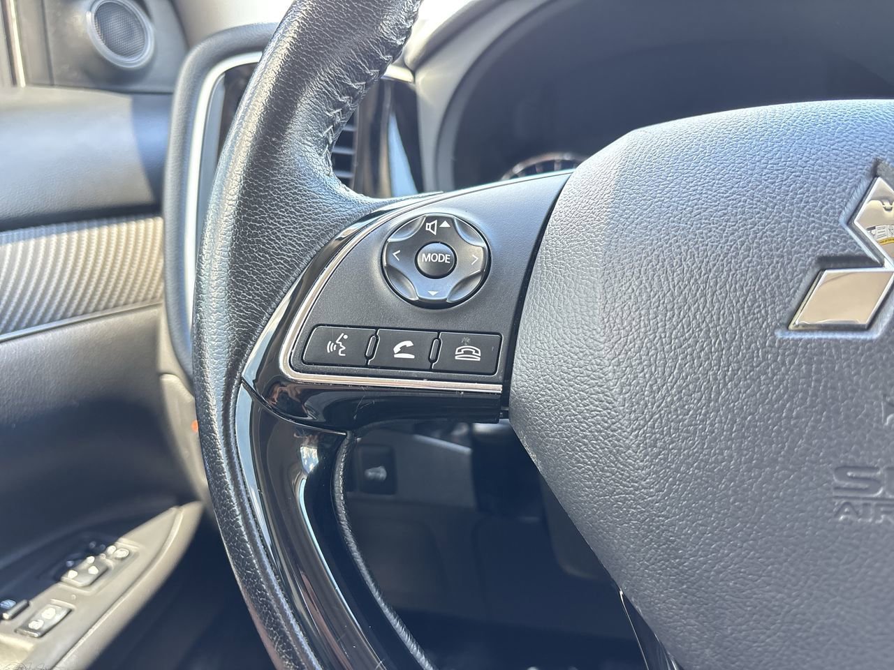 2019 Mitsubishi Outlander SEL photo 24