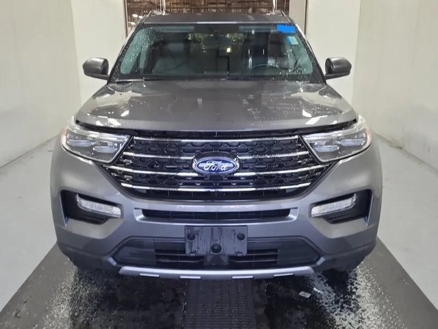 2023 Ford Explorer XLT photo 2