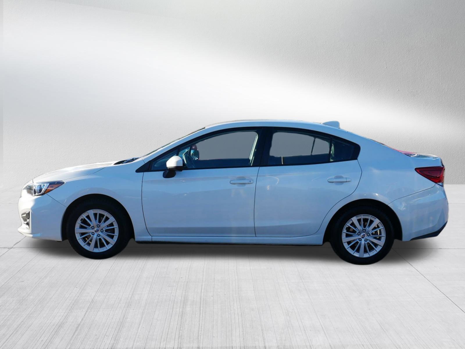 2017 Subaru Impreza Premium photo 4