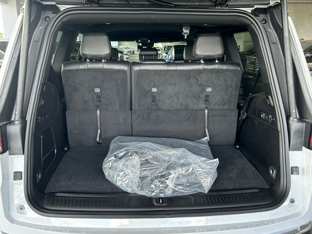 2024 Jeep Wagoneer Base photo 24