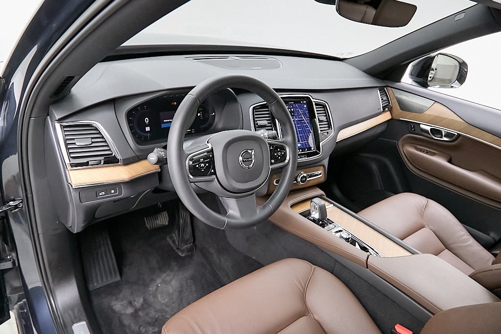 2023 VOLVO XC90 - Image 13