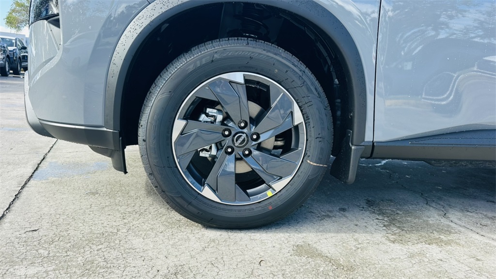 2026 Nissan Rogue SV photo 8