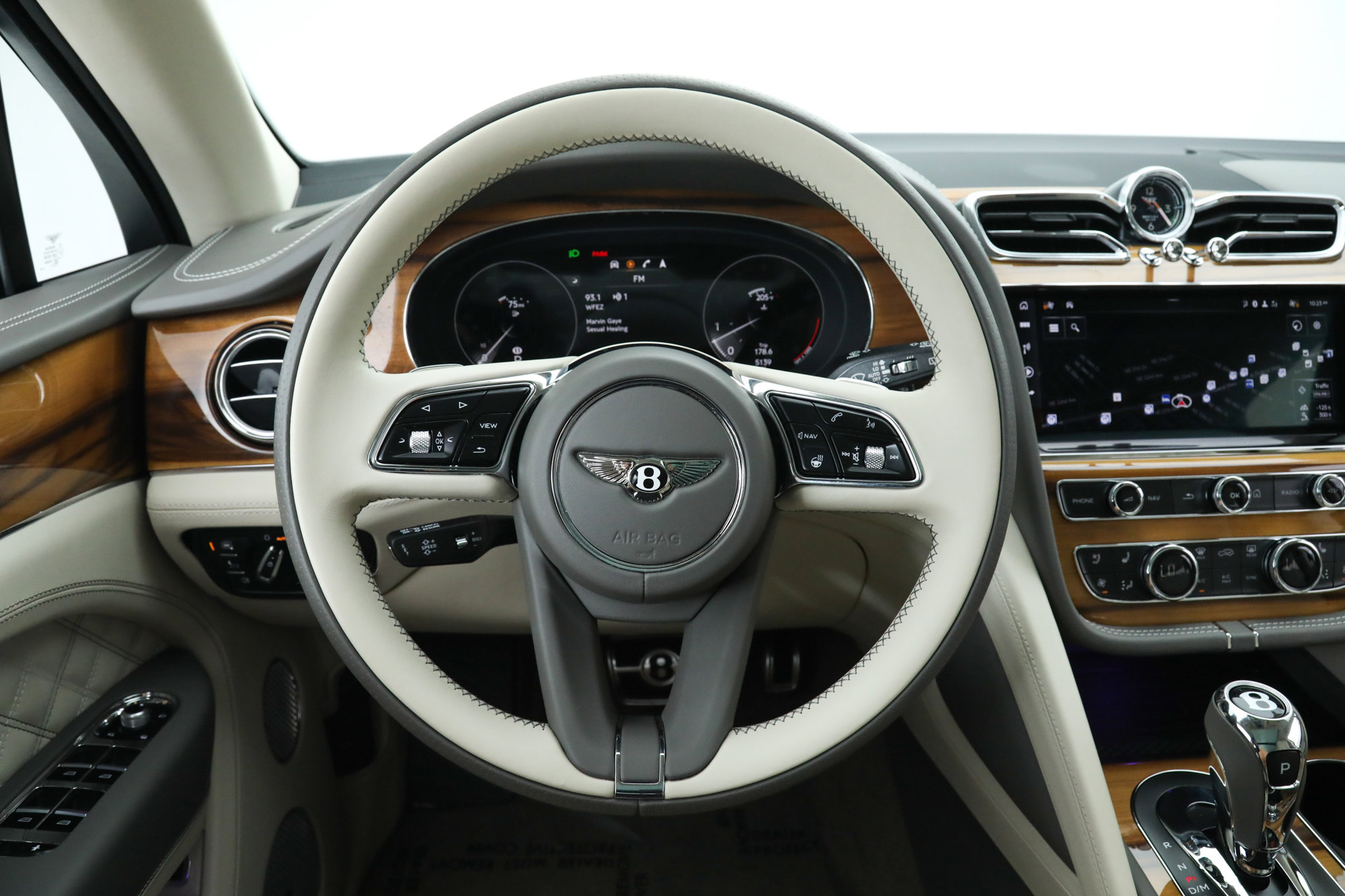 2022 Bentley Bentayga V8 First Edition photo 25