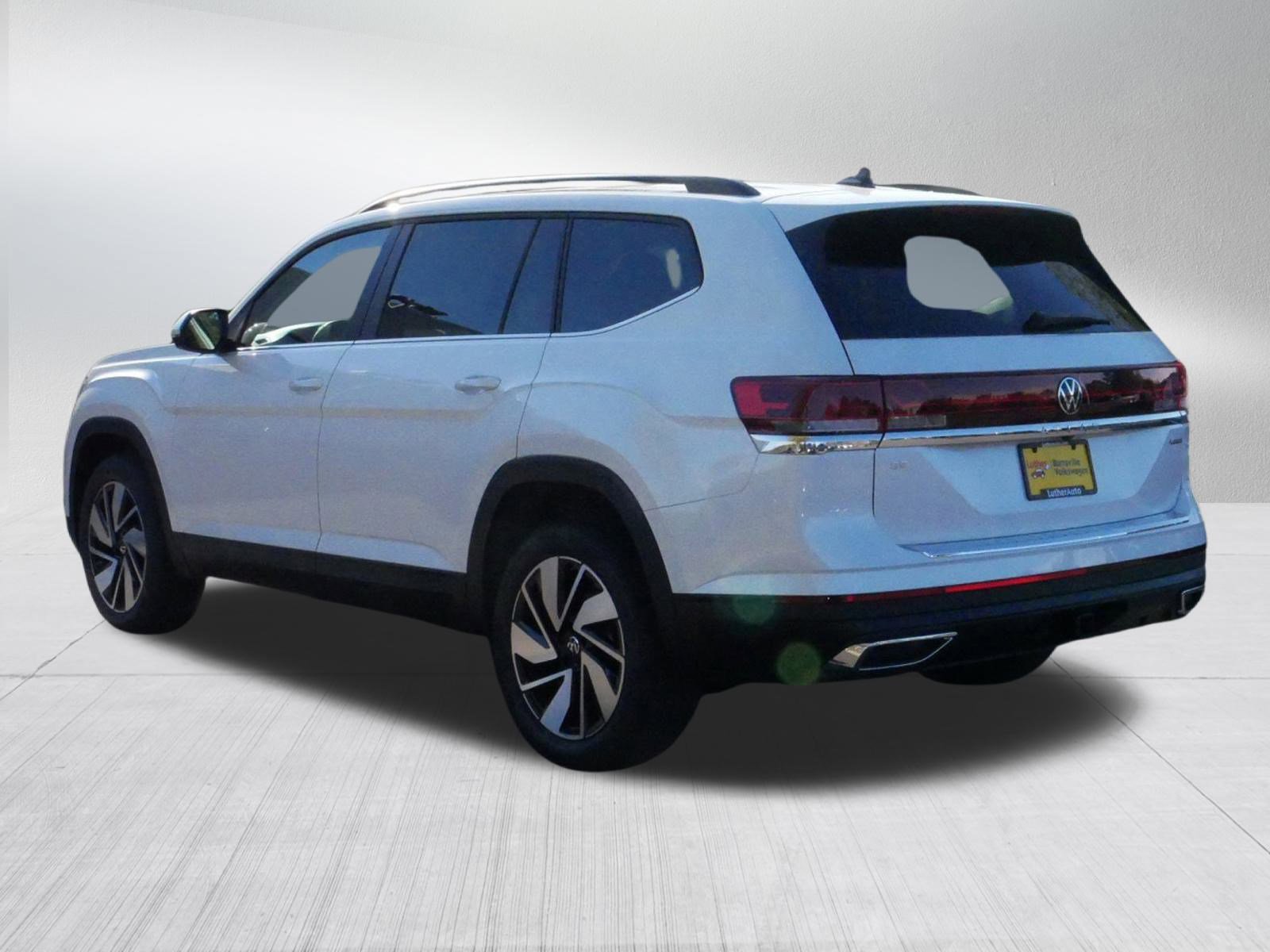 2026 Volkswagen Atlas SE Technology photo 2