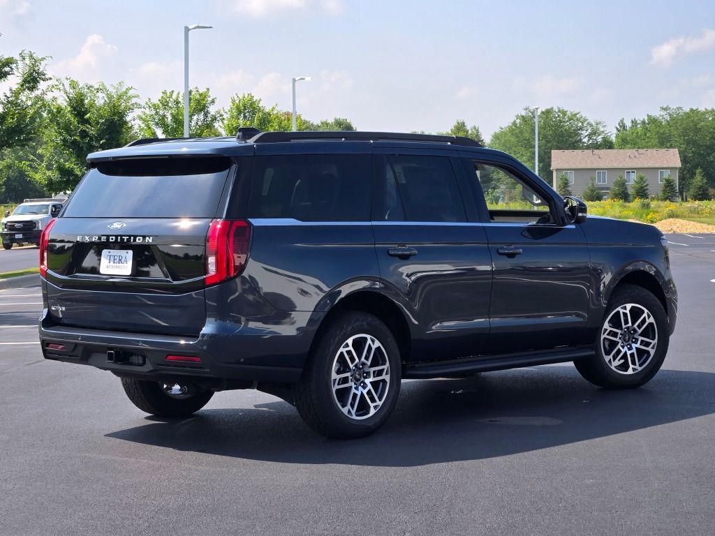 2025 Ford Expedition photo 10