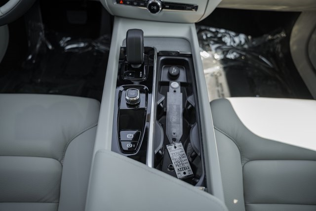 2026 Volvo V60 Cross Country B5 Plus photo 23