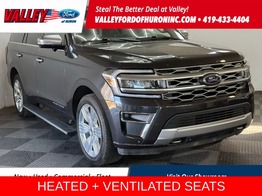 2023 Ford Expedition Platinum's photo