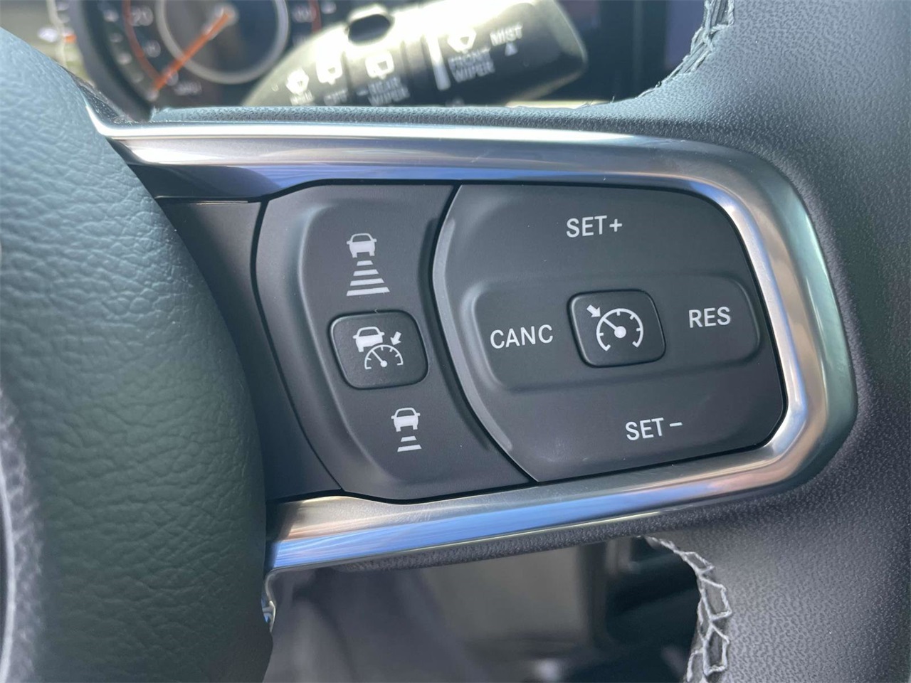 2025 Jeep Wrangler Sahara photo 13