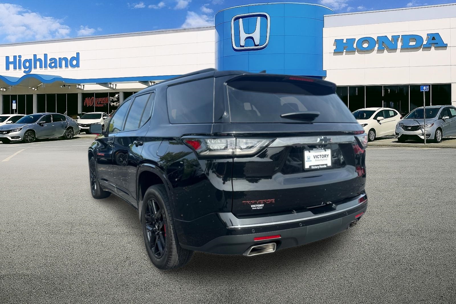 2020 Chevrolet Traverse Premier photo 2