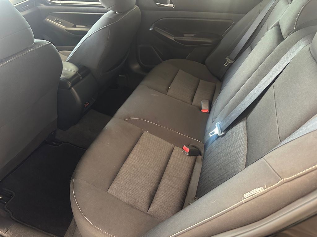 2022 Nissan Altima 2.5 SV photo 18