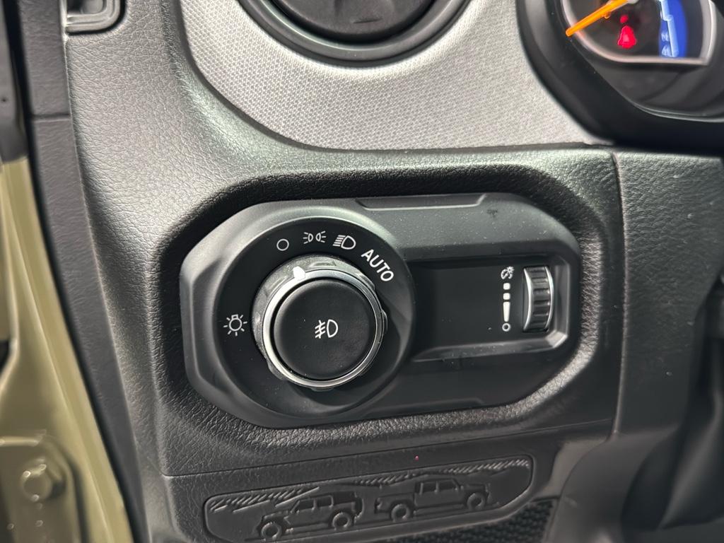 2025 Jeep Wrangler Willys photo 21