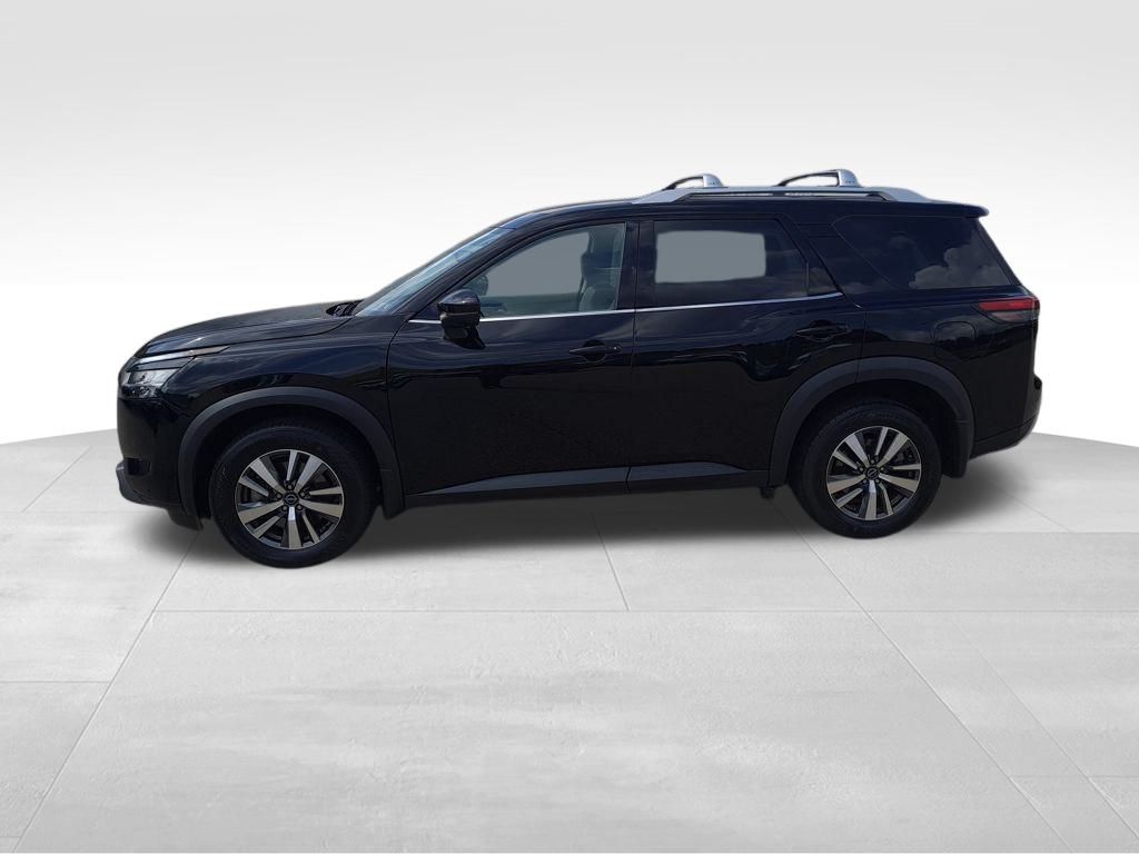2024 Nissan Pathfinder SL photo 3