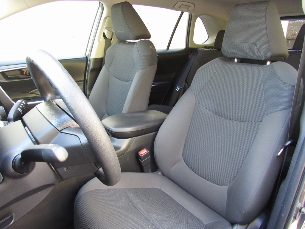 2021 Toyota RAV4 Hybrid LE photo 12