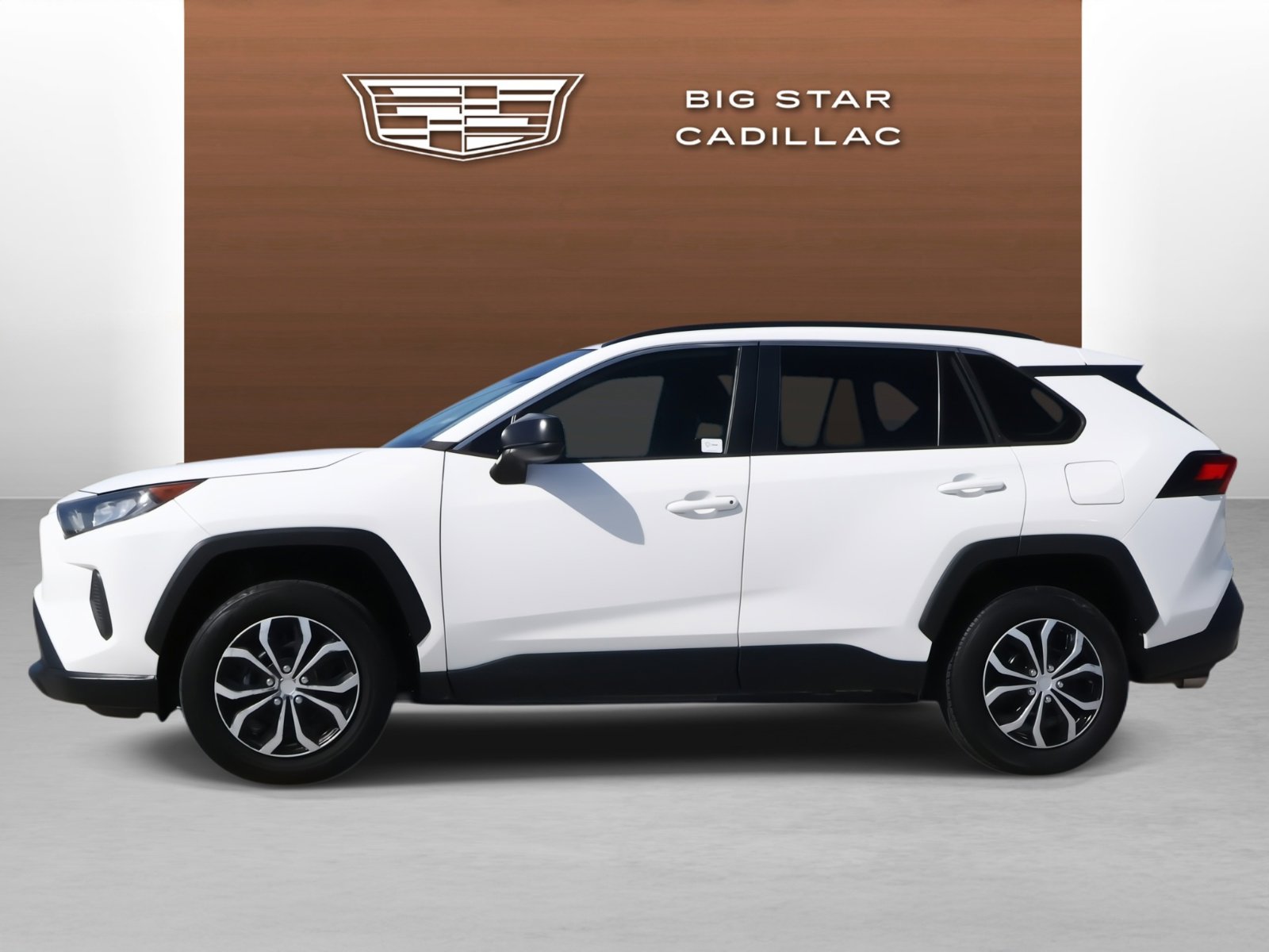 Used 2019 Toyota RAV4 LE with VIN 2T3H1RFV2KC026798 for sale in Friendswood, TX