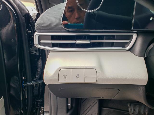 2025 Hyundai Elantra Limited photo 11
