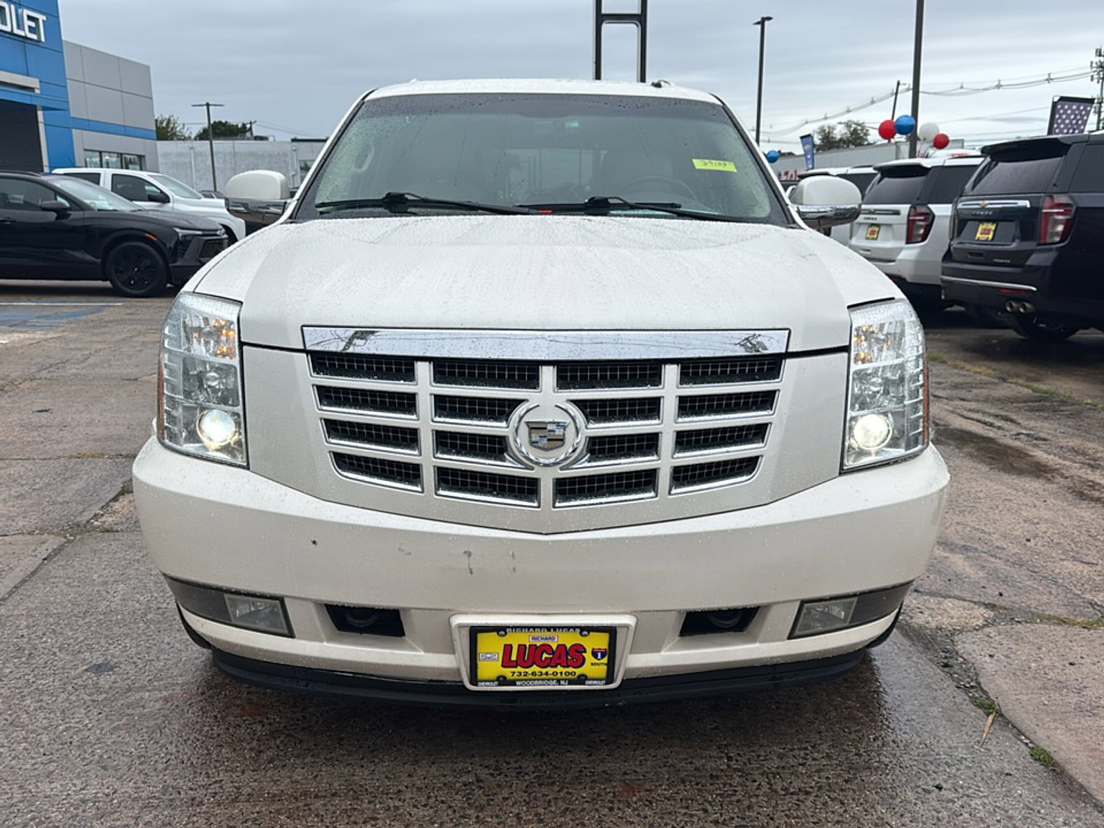 2011 Cadillac Escalade Luxury photo 2