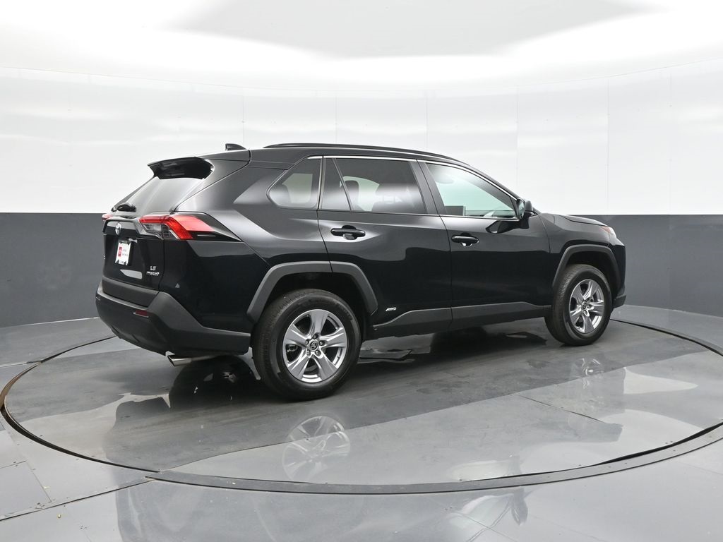 2024 Toyota RAV4 Hybrid LE photo 4